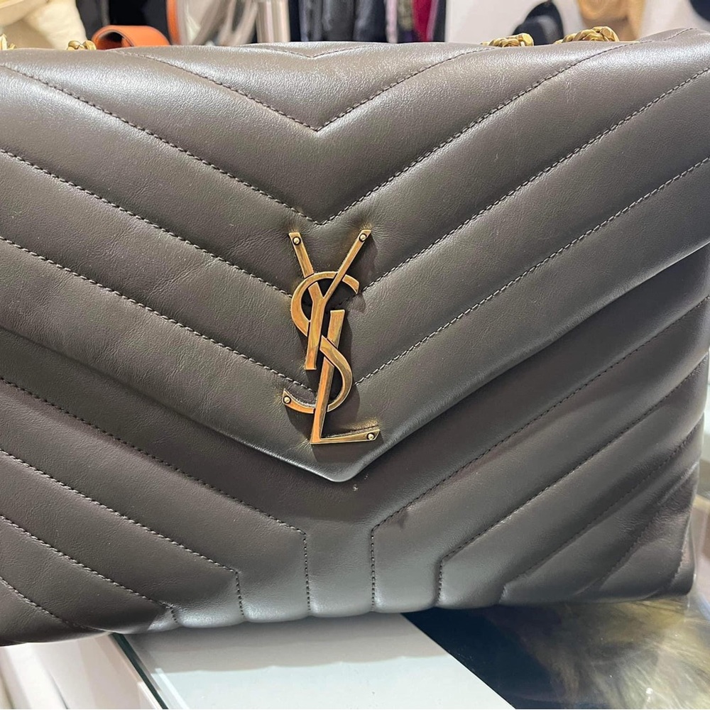 YSL LOULOU MEDIUM CHAIN BAG IN QUILTED "Y" LEATHER Grey PRISTINE Authentic - Picture 4 of 16
